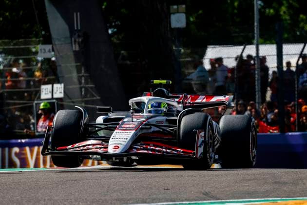 87 Oliver Bearman (GBR, MoneyGram Haas F1 Team), F1 Grand Prix of Emilia-Romagna at Autodromo Internazionale Enzo e Dino Ferrari on May 18, 2025 in Imola, Italy. (Photo by HOCH ZWEI) Imola Italy