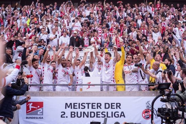 GER, 2. FBL, 1. FC Köln Koel vs 1.FC Kaiserslautern 18.05.2025, RheinEnergieStadion, Köln, GER, 2. FBL, 1. FC Köln Koel vs 1.FC Kaiserslautern im Bild: 2 Liga Meister 1. FC Köln Koeln , Meister, Meisterschaft, Schale