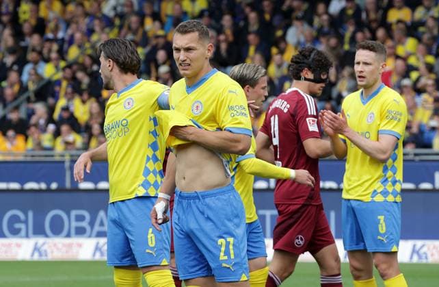 Sven Koehler (Eintracht Braunschweig) Fussball, Herren, Saison 2024 2025 2.BL, Eintracht Stadion, Eintracht Braunschweig gegen 1.FC Nuernberg, 1-4 Braunschweig muss in die Relegation DFL REGULATIONS PROHIBIT ANY USE OF PHOTOGRAPHS AS IMAGE SEQUENCES AND OR QUASI-VIDEO.