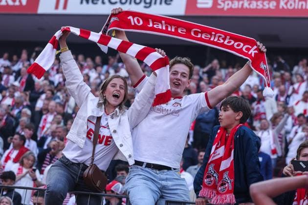 Fußball 2. Bundesliga 34. Spieltag 1. FC Köln - 1. FC Kaiserslautern am 18.05.2025 im RheinEnergieStadion in Köln Fans von Köln feiern DFL regulations prohibit any use of photographs as image sequences and or quasi-video.