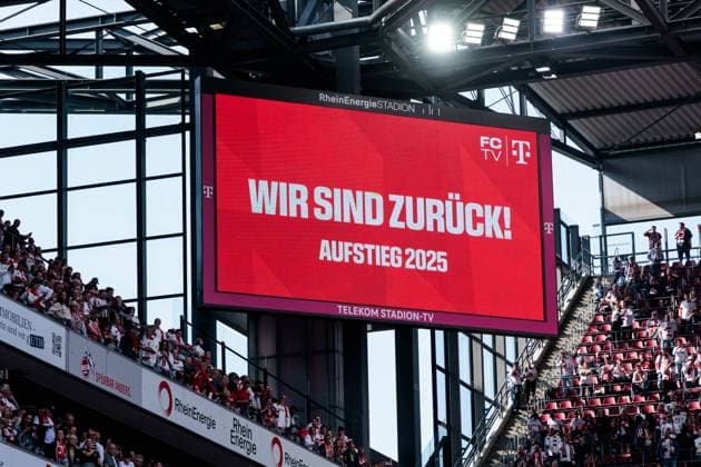 2.? ?Fußball Bundesliga, 1. FC Köln - 1. FC Kaiserslautern, 18.05.2025 Bildschirmanzeige Wir sind zurück! Aufstieg 2025 2. Fußball Bundesliga, 1. FC Köln - 1. FC Kaiserslautern, Köln, RheinEnergiestadion am 18.05.2025 DFL REGULATIONS PROHIBIT ANY USE OF PHOTOGRAPHS AS IMAGE SEQUENCES AND OR QUASI-VIDEO.
