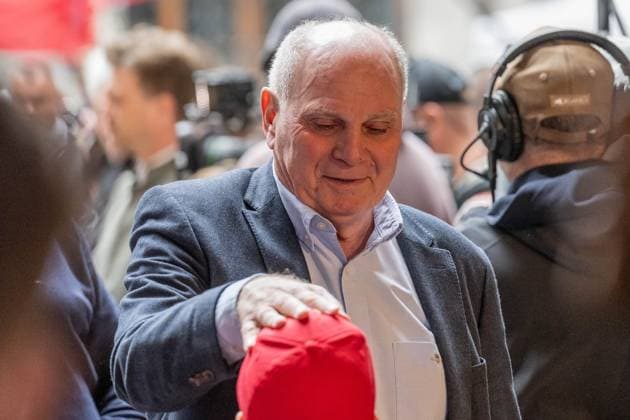 Uli Hoeness (Ehrenpraesident, FC Bayern Muenchen) Empfang und Meisterehrung FC Bayern Muenchen Maenner und Frauen, Fussball, Bundesliga, Saison 2024 2025, 18.05.2025. Empfang und Meisterehrung FC Bayern Muenchen Maenner und Frauen, Fussball, Bundesliga, Saison 2024 2025, 18.05.2025. Muenchen Copyright: xEibner-Pressefoto HeikexFeinerx EP_HFR