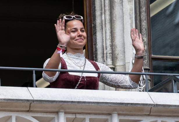 Lena Oberdorf (FC Bayern Muenchen Frauen, 8) Empfang und Meisterehrung FC Bayern Muenchen Maenner und Frauen, Fussball, Bundesliga, Saison 2024 2025, 18.05.2025. Empfang und Meisterehrung FC Bayern Muenchen Maenner und Frauen, Fussball, Bundesliga, Saison 2024 2025, 18.05.2025. Muenchen Copyright: xEibner-Pressefoto HeikexFeinerx EP_HFR
