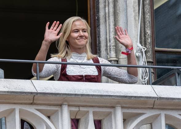 Pernille Harder (FC Bayern Muenchen Frauen, 21) Empfang und Meisterehrung FC Bayern Muenchen Maenner und Frauen, Fussball, Bundesliga, Saison 2024 2025, 18.05.2025. Empfang und Meisterehrung FC Bayern Muenchen Maenner und Frauen, Fussball, Bundesliga, Saison 2024 2025, 18.05.2025. Muenchen Copyright: xEibner-Pressefoto HeikexFeinerx EP_HFR