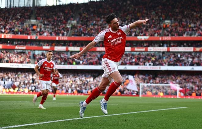 Sport Themen der Woche KW20 Sport Bilder des Tages Declan Rice of Arsenal celebrates scoring the opening goal Arsenal v Newcastle United, Premier League, Football, Emirates Stadium, London, UK - 18 May 2025 EDITORIAL USE ONLY No use with unauthorised audio, video, data, fixture lists, club league logos or live services. Online in-match use limited to 120 images, no video emulation. No use in betting, games or single club league player publications.  Copyright: xMichaelxZemanek Shutterstockx 15304430y
