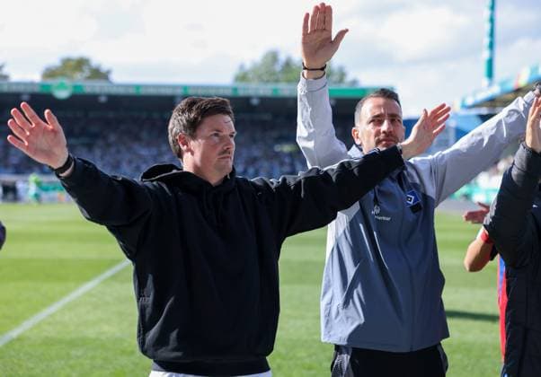 Chef-Trainer Merlin Polzin (Hamburger SV), Schlussjubel zum Aufstieg in die Bundesliga, Spvgg Greuther Fuerth vs. Hamburger SV Fussball, 2. Bundesliga, DFL, Saison 2024 2025, Rueckrunde, 34. Spieltag, 18.05.2025 DFB regulations prohibit any use of photographs as image sequences and or quasi-video