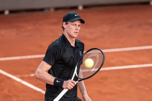 Internazionali BNL D Italia 2025 - Day Fourteen Jannik Sinner of Italy celebrates against Carlos Alcaraz of Spain during the Internazionali BNL d™Italia Day Fourteen Final match at Foro Italico on May 18, 2025 in Rome, Italy. Rome Foro Italico Lazio Italy Copyright: xGiuseppexMaffiax IBI_Day14_180525_DSC5071