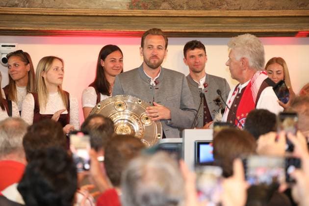 Maisterfeier FC Bayern München München, 18.05.2025 FC Bayern München Titelfeier auf dem Marienplatz am Rathaus . Harry Kane Bayern Germany Copyright: xMatthiasxGränzdörferx