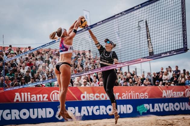 Beachvolleyball Frauen Allianz German Beach Tour 2025 Tourstop Düsseldorf 18.05.2025 v.l. Sandra Ittlinger gegen Cinja Tillmann Düsseldorf Robert-Lehr-Ufer Nordrhein-Westfalen Deutschland