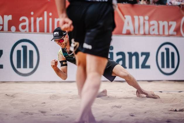Beachvolleyball Männer Allianz German Beach Tour 2025 Tourstop Düsseldorf 18.05.2025 Clemens Wickler jubelt Düsseldorf Robert-Lehr-Ufer Nordrhein-Westfalen Deutschland