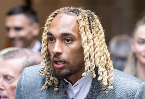 Sacha Boey (FC Bayern Muenchen, 23) Empfang und Meisterehrung FC Bayern Muenchen Maenner und Frauen, Fussball, Bundesliga, Saison 2024 2025, 18.05.2025. Empfang und Meisterehrung FC Bayern Muenchen Maenner und Frauen, Fussball, Bundesliga, Saison 2024 2025, 18.05.2025. Muenchen Copyright: xEibner-Pressefoto HeikexFeinerx EP_HFR