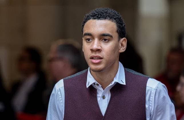 Jamal Musiala (FC Bayern Muenchen, 42) Empfang und Meisterehrung FC Bayern Muenchen Maenner und Frauen, Fussball, Bundesliga, Saison 2024 2025, 18.05.2025. Empfang und Meisterehrung FC Bayern Muenchen Maenner und Frauen, Fussball, Bundesliga, Saison 2024 2025, 18.05.2025. Muenchen Copyright: xEibner-Pressefoto HeikexFeinerx EP_HFR
