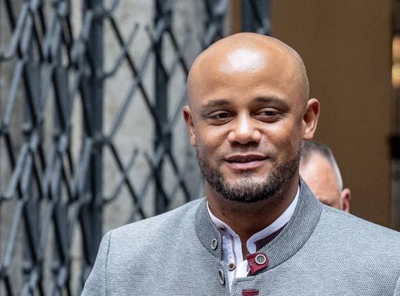 Vincent Kompany (Chef-Trainer, FC Bayern Muenchen) Empfang und Meisterehrung FC Bayern Muenchen Maenner und Frauen, Fussball, Bundesliga, Saison 2024 2025, 18.05.2025. Empfang und Meisterehrung FC Bayern Muenchen Maenner und Frauen, Fussball, Bundesliga, Saison 2024 2025, 18.05.2025. Muenchen Copyright: xEibner-Pressefoto HeikexFeinerx EP_HFR