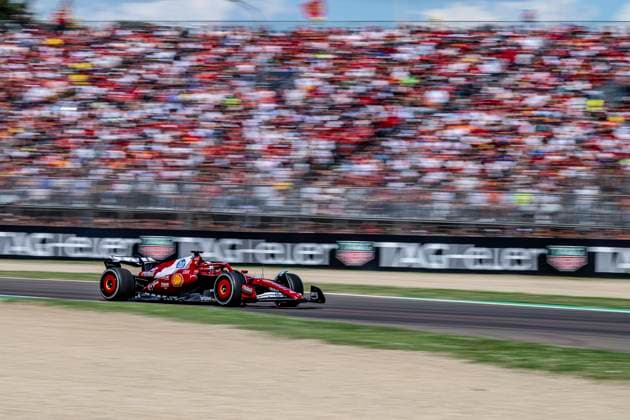 FORMULE 1 : Emilia Romagna - Grand Prix 2025 - 18 05 2025 16 Charles Leclerc (MCO) Scuderia Ferrari HP (ITA) SF25 Ferrari, during the Formula 1 Emilia Romagna Grand Prix 2025, at the Autodromo Enzo e Dino Ferrari in Imola from May 16 to 18, 2025 in Italy (ITA)  Copyright: xIANxBUNDEYx xMPSxAGENCYx x