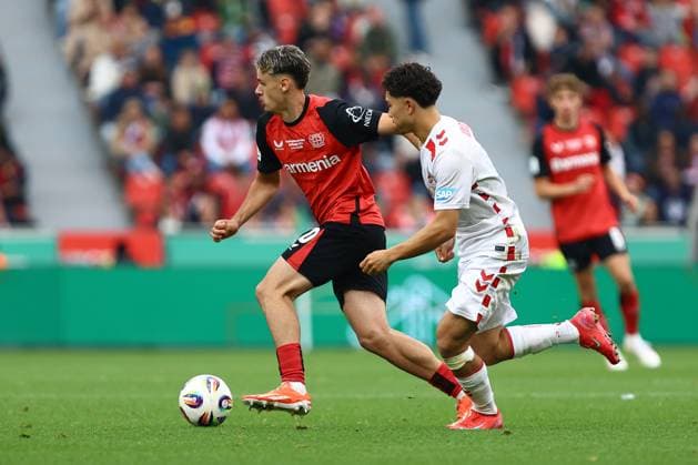 10 Kerim-Sam Alajbegovic (Bayer 04 Leverkusen U19), 7 Justin Kai von der Hitz (1. FC Köln U19) Fußball I Junioren I U19 DFB-Nachwuchsliga I Saison 2024-2025 I Deutsche Meisterschaft U19, Finale I Bayer 04 Leverkusen U19 - 1. FC Köln U19 I 18.05.2025 I BayArena *** 10 Kerim Sam Alajbegovic Bayer 04 Leverkusen U19 , 7 Justin Kai von der Hitz 1 FC Köln U19 Football I Juniors I U19 DFB Youth League I Season 2024 2025 I German Championship U19, Final I Bayer 04 Leverkusen U19 1 FC Köln U19 I 18 05 2025 I BayArena