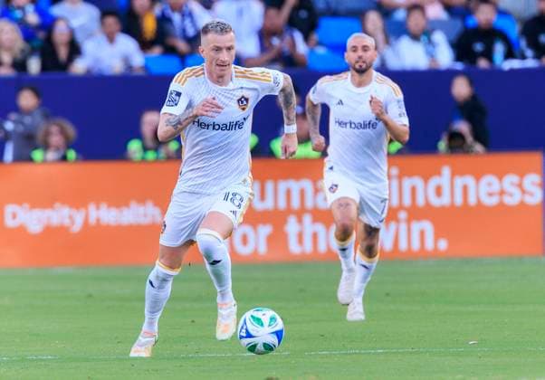 Sport Themen der Woche KW20 May 18, 2025, Carson, California, USA: Marco Reus 18 of the LA Galaxy takes possession of the ball during their regular season MLS, Fussball Herren, USA game against the Los Angeles Football Club on Sunday May 18, 2025 at the Dignity Health Sports Park Stadium in Carson, California. Galaxy ties with LAFC, 2-2. ARIANA RUIZ PI Carson USA - ZUMAp124 20250518_zaa_p124_070 Copyright: xArianaxRuizx