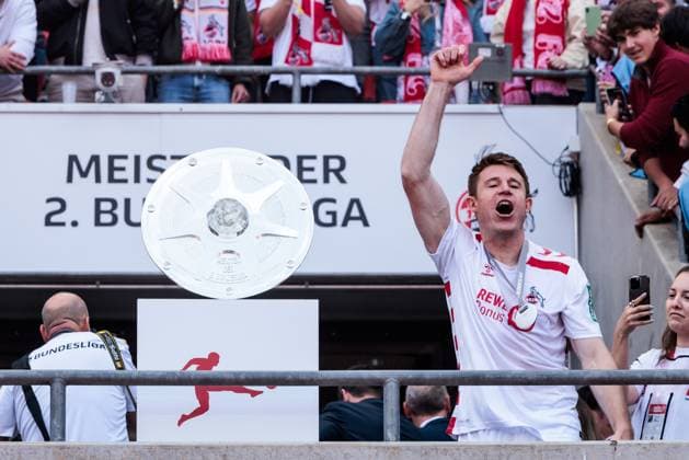 2.? ?Fußball Bundesliga, 1. FC Köln - 1. FC Kaiserslautern, 18.05.2025 Deutscher Meister der 2. Fussball Bundesliga - 1. FC Köln Dominique Heintz (1. FC Köln, 3) 2. Fußball Bundesliga, 1. FC Köln - 1. FC Kaiserslautern, Köln, RheinEnergiestadion am 18.05.2025 DFL REGULATIONS PROHIBIT ANY USE OF PHOTOGRAPHS AS IMAGE SEQUENCES AND OR QUASI-VIDEO.