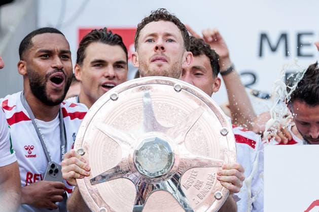 2.? ?Fußball Bundesliga, 1. FC Köln - 1. FC Kaiserslautern, 18.05.2025 Deutscher Meister der 2. Fussball Bundesliga - 1. FC Köln Florian Kainz (1. FC Köln, 11) mit Schale 2. Fußball Bundesliga, 1. FC Köln - 1. FC Kaiserslautern, Köln, RheinEnergiestadion am 18.05.2025 DFL REGULATIONS PROHIBIT ANY USE OF PHOTOGRAPHS AS IMAGE SEQUENCES AND OR QUASI-VIDEO.