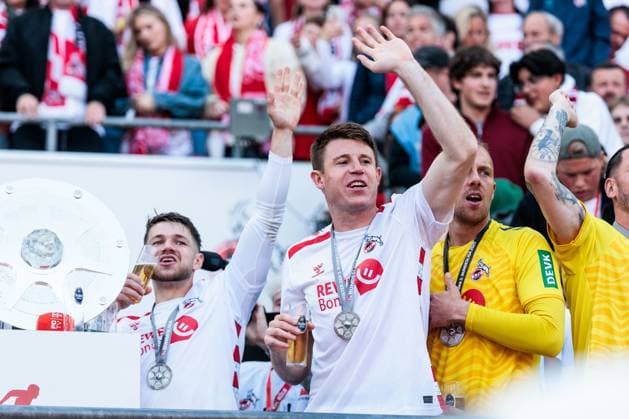 2.? ?Fußball Bundesliga, 1. FC Köln - 1. FC Kaiserslautern, 18.05.2025 Deutscher Meister der 2. Fussball Bundesliga - 1. FC Köln Jan Thielmann (1. FC Köln, 29), Dominique Heintz (1. FC Köln, 3) jubelnd 2. Fußball Bundesliga, 1. FC Köln - 1. FC Kaiserslautern, Köln, RheinEnergiestadion am 18.05.2025 DFL REGULATIONS PROHIBIT ANY USE OF PHOTOGRAPHS AS IMAGE SEQUENCES AND OR QUASI-VIDEO.