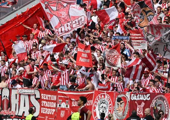 18.05.2025, xsltx, Fussball 2.Bundesliga, SV Darmstadt 98 - Jahn Regensburg v.l. (DFL DFB REGULATIONS PROHIBIT ANY USE OF PHOTOGRAPHS as IMAGE SEQUENCES and or QUASI-VIDEO)