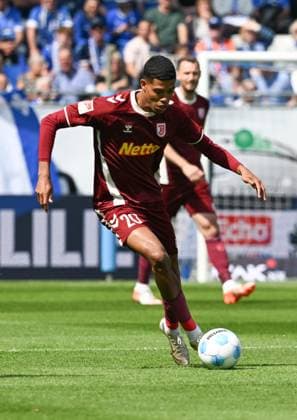 18.05.2025, xsltx, Fussball 2.Bundesliga, SV Darmstadt 98 - Jahn Regensburg v.l. Noah Ganaus (SSV Jahn Regensburg) (DFL DFB REGULATIONS PROHIBIT ANY USE OF PHOTOGRAPHS as IMAGE SEQUENCES and or QUASI-VIDEO)
