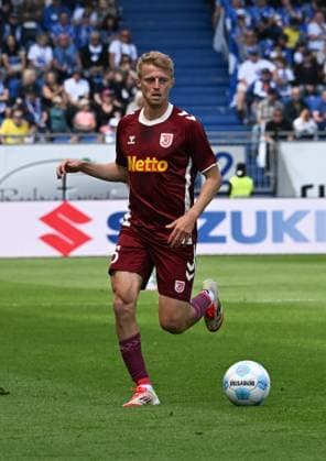 18.05.2025, xsltx, Fussball 2.Bundesliga, SV Darmstadt 98 - Jahn Regensburg v.l. Sebastian Ernst (SSV Jahn Regensburg) (DFL DFB REGULATIONS PROHIBIT ANY USE OF PHOTOGRAPHS as IMAGE SEQUENCES and or QUASI-VIDEO)