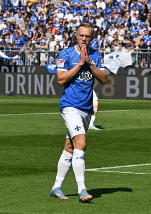 18.05.2025, xsltx, Fussball 2.Bundesliga, SV Darmstadt 98 - Jahn Regensburg v.l. Isac Lidberg (SV Darmstadt 98) nach einer vergebenen Chance (DFL DFB REGULATIONS PROHIBIT ANY USE OF PHOTOGRAPHS as IMAGE SEQUENCES and or QUASI-VIDEO)