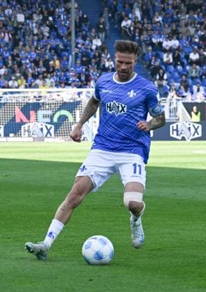 18.05.2025, xsltx, Fussball 2.Bundesliga, SV Darmstadt 98 - Jahn Regensburg v.l. Tobias Kempe (SV Darmstadt 98) (DFL DFB REGULATIONS PROHIBIT ANY USE OF PHOTOGRAPHS as IMAGE SEQUENCES and or QUASI-VIDEO)