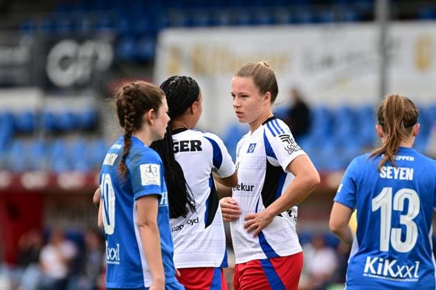 Fußball I Frauen I Saison 2024-2025 I 2. Bundesliga I 26. Spieltag I SV Meppen - Hamburger SV I 18.05.2025 Melina Krüger (9, Hamburger SV) Christin Meyer (16, Hamburger SV) Meppen Hänsch-Arena Niedersachsen Deutschland Copyright: xLobeca FelixxSchlikisx
