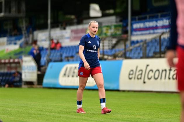 Fußball I Frauen I Saison 2024-2025 I 2. Bundesliga I 26. Spieltag I SV Meppen - Hamburger SV I 18.05.2025 Nahaufnahme, Einzelfoto, Freisteller, Portrait, Porträt, Einzelbild, Einzelfoto, Körper: Mia Büchele (17, Hamburger SV) Meppen Hänsch-Arena Niedersachsen Deutschland Copyright: xLobeca FelixxSchlikisx