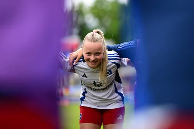 Fußball I Frauen I Saison 2024-2025 I 2. Bundesliga I 26. Spieltag I SV Meppen - Hamburger SV I 18.05.2025 Nahaufnahme, Einzelfoto, Freisteller, Portrait, Porträt, Einzelbild, Einzelfoto, Körper: Mia Büchele (17, Hamburger SV) Meppen Hänsch-Arena Niedersachsen Deutschland Copyright: xLobeca FelixxSchlikisx