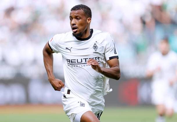 PLEA Alassane Team Borussia Moenchengladbach Neues Heim Trikot Saison 2025-2026 DFL Bundesliga Saison 2024 - 2025 Spiel Borussia Moenchengladbach - Wolfsburg 0 : 1 am 17. 05. 2025 in Moenchengladbach DFL REGULATIONS PROHIBIT ANY USE OF PHOTOGRAPHS as IMAGE SEQUENCES and or QUASI-VIDEO Copyright: xLacixPerenyix