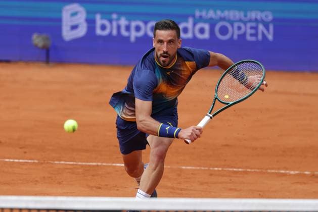 GER, Hamburg, xFSx, ATP500 Herren-Tennistunier Bitpanda Hamburg Open 2025, Sechzehntelfinale 19.05.2025 Damir Dzumhup (BIH) spielt eine Rueckhand Copyright: HMBxMedia FernandoxSoares