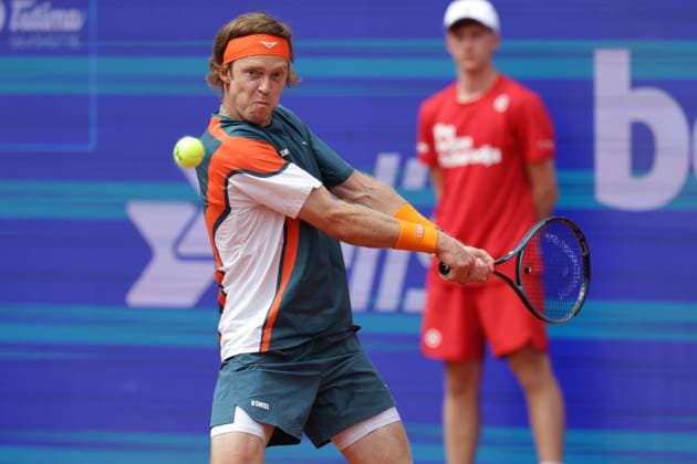 GER, Hamburg, xFSx, ATP500 Herren-Tennistunier Bitpanda Hamburg Open 2025, Sechzehntelfinale 19.05.2025 Andrey Rublev (RUS) spielt eine Rueckhand Copyright: HMBxMedia FernandoxSoares