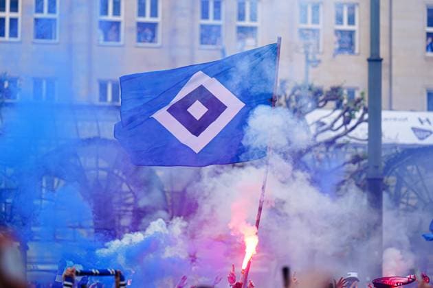 Fahne Hamburger SV, Themenfoto, Themenbild, Symbolfoto, Symbolbild, Stockfoto GER, Aufstiegsfeier Hamburger SV, Fussball, Saison 2024 2025, 19.05.2025 GER, Aufstiegsfeier Hamburger SV, Fussball, Saison 2024 2025, 19.05.2025 Hamburg