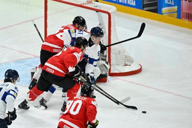 STOCKHOLM, SWEDEN 20250519 Finland s Juuso Parssinen tries to score in the Canadian goal area during the IIHF Ice hockey, Eishockey World Championship, WM, Weltmeisterschaft group A match between Canada and Finland at Avicii Arena in Stockholm, Sweden, on May 19, 2025. STOCKHOLM SWEDEN x10080x