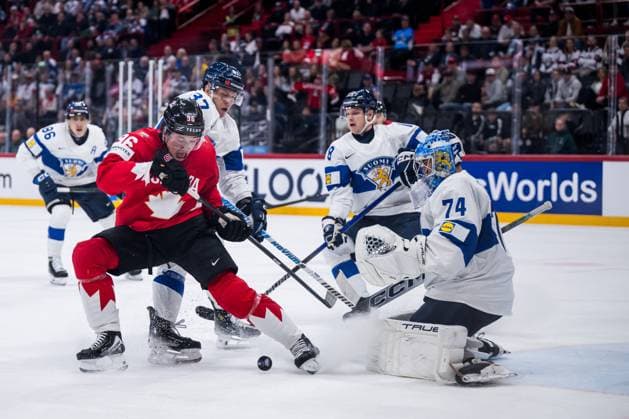 Sport Bilder des Tages 250519 Macklin Celebrini of Canada and goaltender Juuse Saros of Finland during the 2025 IIHF Ice hockey, Eishockey World Championship, WM, Weltmeisterschaft group stage game between Canada and Finland on May 19, 2025 in Stockholm. Photo: Simon Hastegard BILDBYRAN kod SH SH0623 ishockey ice hockey ishockey-vm 2025 vm 2025 iihf world championship kanada canada finland 10 bbeng Copyright: SIMONxHASTEGARD BB250519SH014