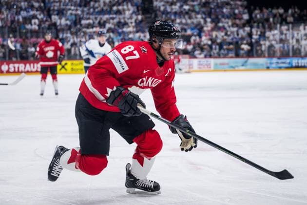 250519 Sidney Crosby of Canada during the 2025 IIHF Ice hockey, Eishockey World Championship, WM, Weltmeisterschaft group stage game between Canada and Finland on May 19, 2025 in Stockholm. Photo: Simon Hastegard BILDBYRAN kod SH SH0623 ishockey ice hockey ishockey-vm 2025 vm 2025 iihf world championship kanada canada finland 10 bbeng Copyright: SIMONxHASTEGARD BB250519SH015