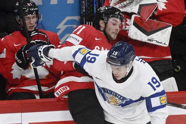 Waltteri Merelä (R) of Finland vies with Tyson Foerster of Canada during the 2025 IIHF Ice hockey, Eishockey World Championships preliminary round group A match between Canada and Finland in Stockholm on May 19, 2025. Stockholm Sweden LKFTJK20250519221535MMKK  Copyright: xVesaxMoilanenx LKFTJK20250519221535MMKK