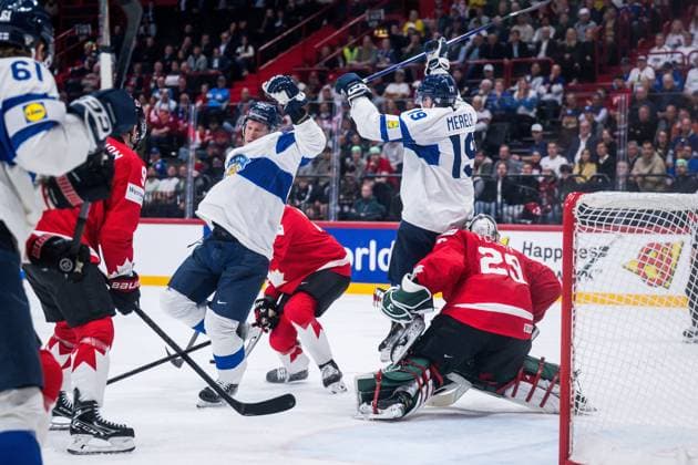 250519 Harri Pesonen and Waltteri Merelä of Finland challenge Goalkeeper Marc-AndrÃ Fleury of Canada during the 2025 IIHF Ice hockey, Eishockey World Championship, WM, Weltmeisterschaft group stage game between Canada and Finland on May 19, 2025 in Stockholm. Photo: Simon Hastegard BILDBYRAN kod SH SH0623 ishockey ice hockey ishockey-vm 2025 vm 2025 iihf world championship kanada canada finland canada kanada 10 bbeng Copyright: SIMONxHASTEGARD BB250519SH018