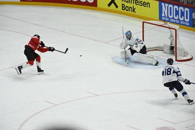 STOCKHOLM, SWEDEN 20250519 Canada s Ryan O Reilly ( 90) scores the opening goal at Finland s goalkeeper Juuse Saros during the IIHF Ice hockey, Eishockey World Championship, WM, Weltmeisterschaft group A match between Canada and Finland at Avicii Arena in Stockholm, Sweden, on May 19, 2025. STOCKHOLM SWEDEN x10080x