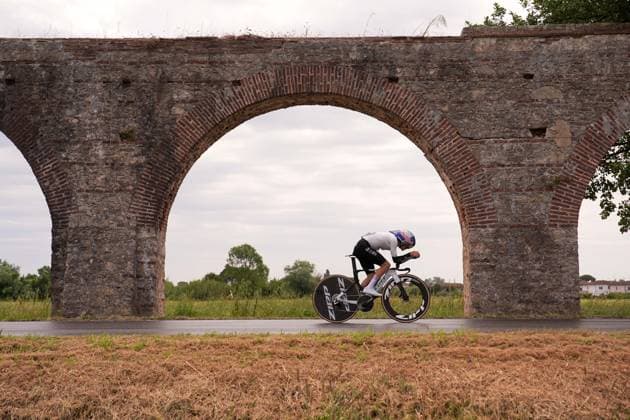 Sport Bilder des Tages Pidcock Thomas of Q36.5 Pro Cycling Team during the recognition of stage 10 of the Giro d™Italia from Lucca to Pisa Tudor ITT (Individual Time Trial), Italy - Tuesday, May 20, 2025. - cycling.  Copyright: xMarcoxAlpozzi LaPressex