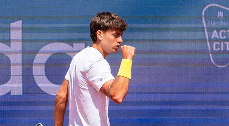 20.05.2025, ATP, Tennis Herren 500, Tennis, Herren, Hamburg Open, Hamburg, 1. Runde, Vitaly Sachko (Ukraine) - Flavio Cobolli (Italien) Flavio Cobolli (Italien) jubelt. Hamburg Tennis-Stadion Am Rothenbaum Hamburg Deutschland
