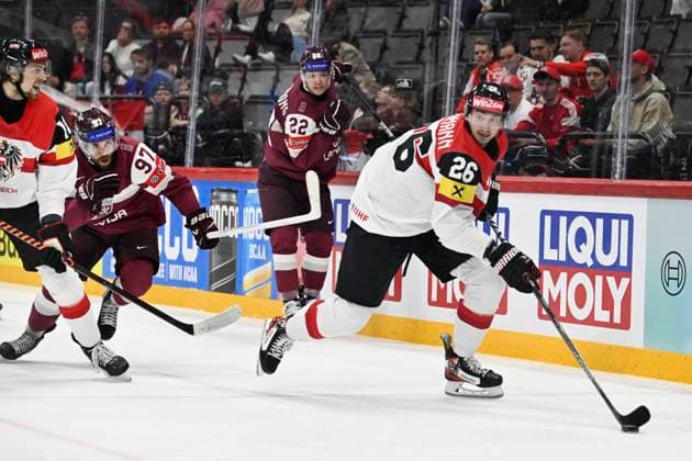 Sport Themen der Woche KW21 Sport Bilder des Tages STOCKHOLM, SWEDEN 20250520 Latvia s Haralds Egle, Latvia s Toms Andersons and Austria s Oliver Achermann (R) during the IIHF Ice hockey, Eishockey World Championship, WM, Weltmeisterschaft group A match between Latvia and Austria at Avicii Arena in Stockholm, Sweden, on May 20, 2025. STOCKHOLM SWEDEN x10050x *** STOCKHOLM, SWEDEN 20250520 Latvia s Haralds Egle, Latvia s Toms Andersons and Austria s Oliver Achermann R during the IIHF Ice Hockey World Championship group A match between Latvia and Austria at Avicii Arena in Stockholm, Sweden, on May 20, 2025 STOCKHOLM SWEDEN x10050x  Copyright: xPontusxLundahl TTx ICE HOCKEY WC LATVIA-AUSTRIA
