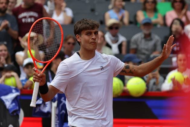 GER, Hamburg, xFSx, ATP, Tennis Herren 500 , Herren-Tennistunier Bitpanda Hamburg Open 2025, Sechzehntelfinale 20.05.2025 Flavio Cobolli (ITA) bedankt sich bei den Fans, bedankten, Dank, Copyright: HMBxMedia FernandoxSoares