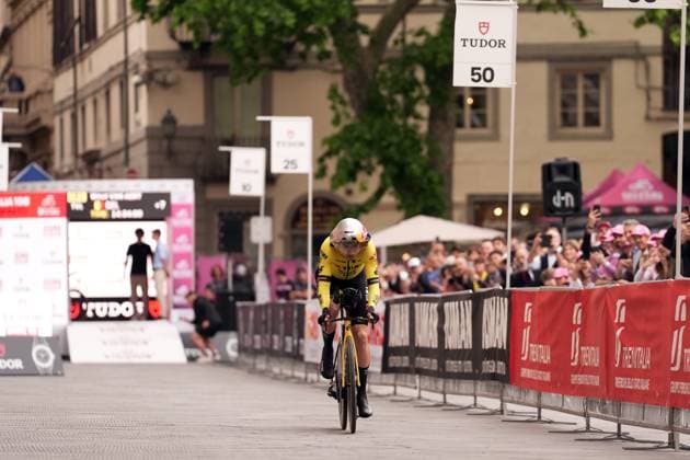 Van Aert Wout of Team Visma Lease A Bike during the stage 10 of the Giro d™Italia from Lucca to Pisa Tudor ITT (Individual Time Trial), Italy - Tuesday, May 20, 2025. - cycling.  Copyright: xMassimoxPaolone LaPressex
