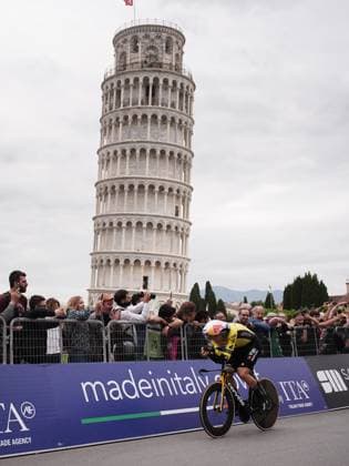 Van Aert Wout of Team Visma Lease A Bike during the stage 10 of the Giro d™Italia from Lucca to Pisa Tudor ITT (Individual Time Trial), Italy - Tuesday, May 20, 2025. - cycling.  Copyright: xMarcoxAlpozzi LaPressex