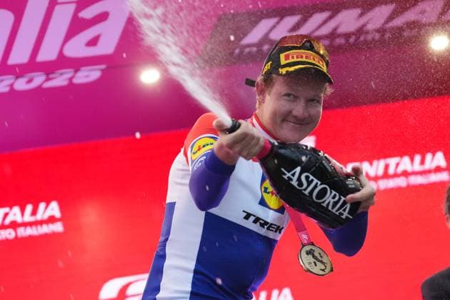 Hoole Daan of Lidl-Trek winner of the stage during the stage 10 of the Giro d™Italia from Lucca to Pisa Tudor ITT (Individual Time Trial), Italy - Tuesday, May 20, 2025. - cycling.  Copyright: xGianxMattiaxD Alberto LaPressex