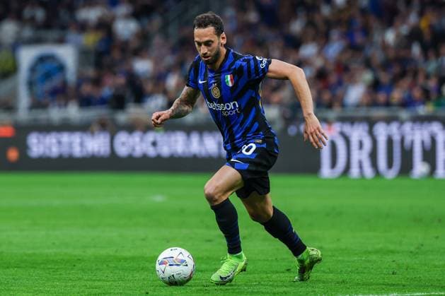 FC Internazionale vs SS Lazio - Serie A 2024 25 - 18 05 2025 Hakan Calhanoglu of FC Internazionale seen in action during Serie A 2024 25 football match between FC Internazionale and SS Lazio at San Siro Stadium Copyright: xBEAUTIFULxSPORTS Carabellix