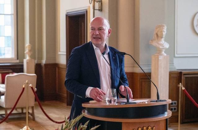 Fußball, Frauen, Saison 2024 2025, 2. Frauen-Bundesliga, 1. FC Union Berlin, die Aufsteigerinnen in die 1. Bundesliga werden im Roten Rathaus von Kai Wegner (Regierender Bürgermeister von Berlin) empfangen, im Bild: Berlins regierender Bürgermeister Kai Wegner spricht, 20.05. 2025, Copyright: xMatthiasxKochx